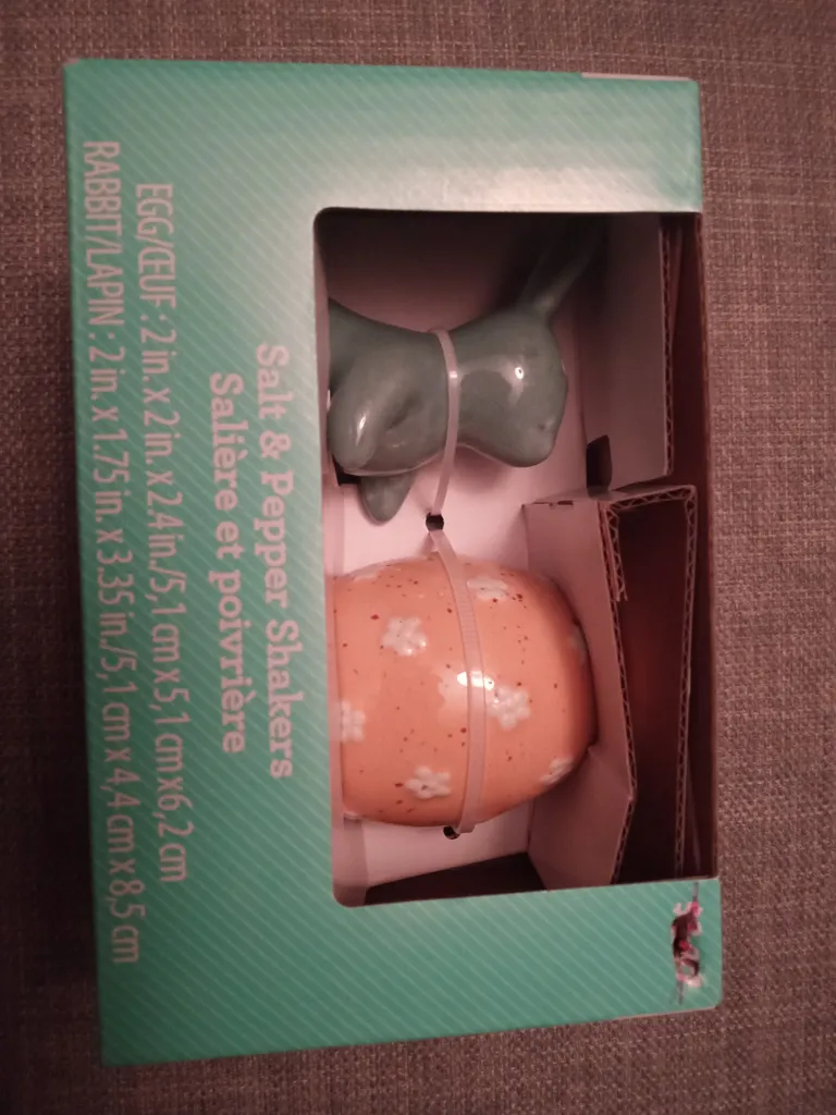 Bunny and egg salt and pepper shakers  photo 1