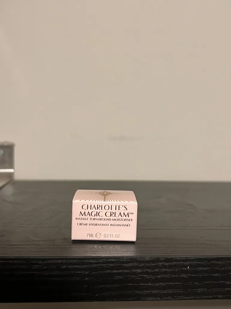 Charlotte Tilbury Magic Cream Sample photo 1