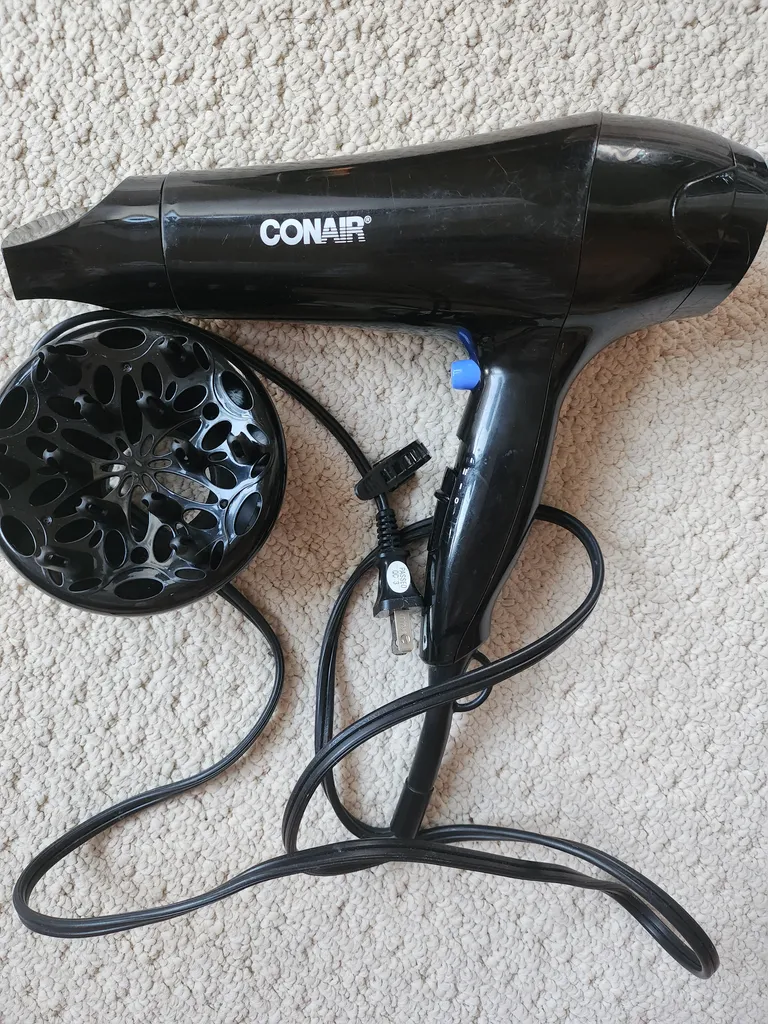 Hair dryer + diffuser attachment photo 1