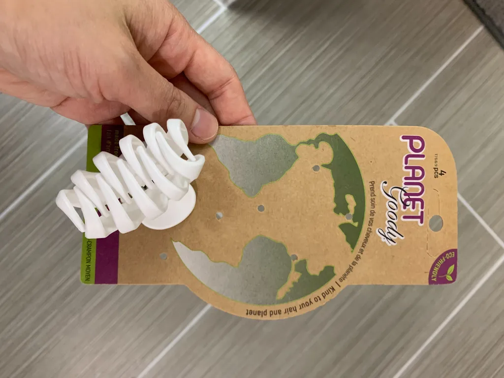 Goody white clip photo 1