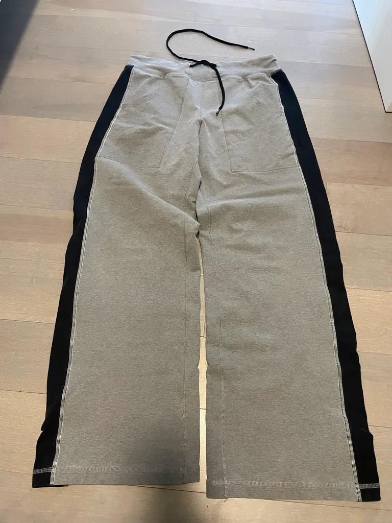 Lululemon pants. Size Large photo 1