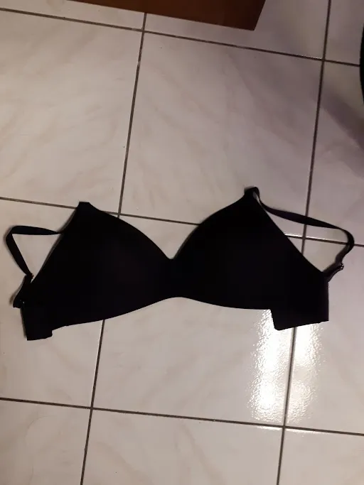 Knix Bra, small band size with large cups photo 1