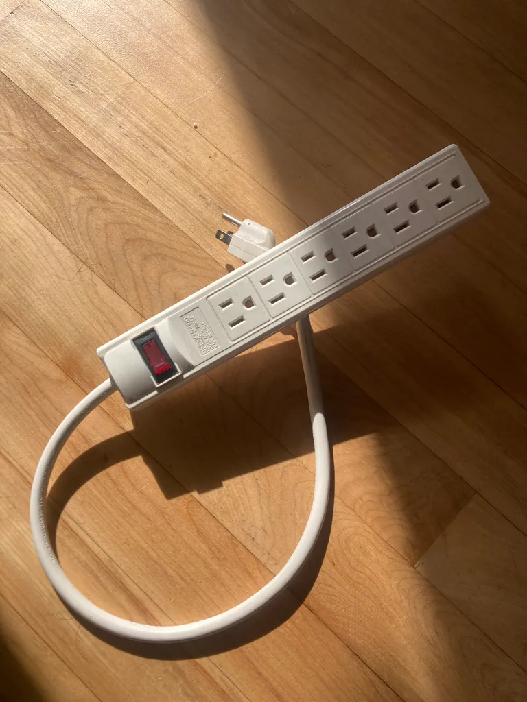 Power strip photo 1