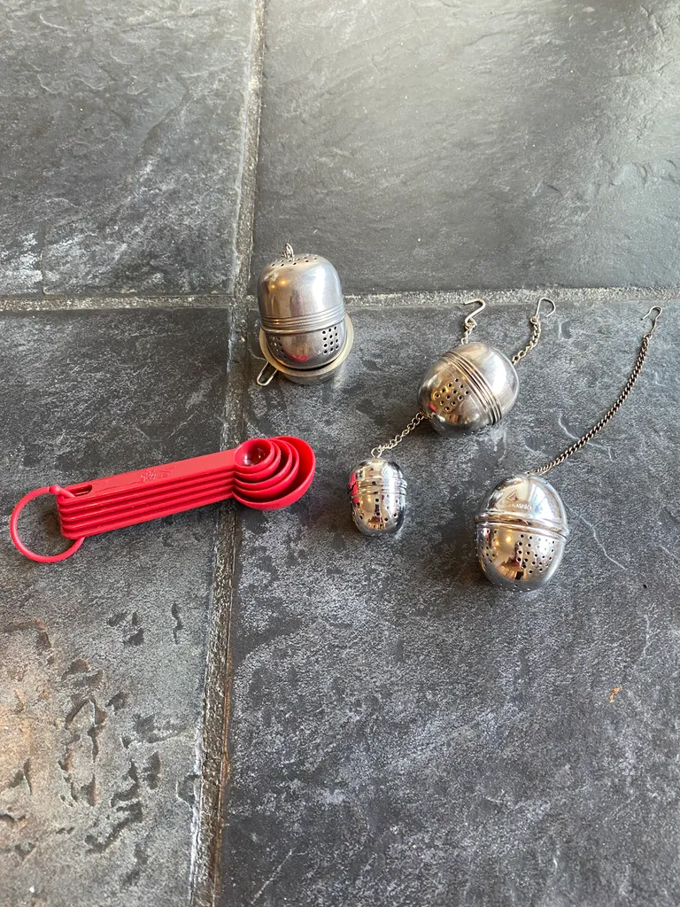 Kitchen items photo 1