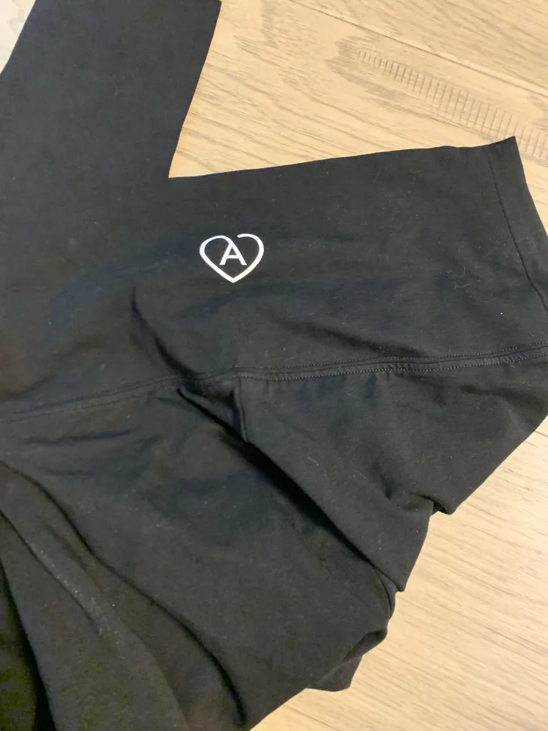 Aritzia tights  photo 1