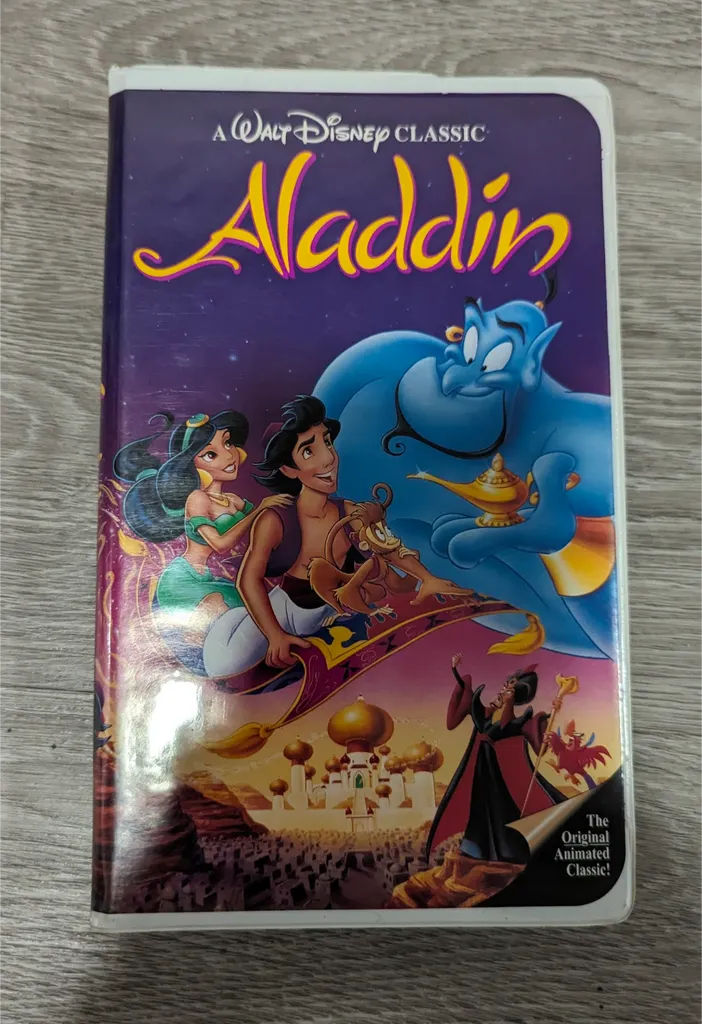 Walt Disney's Aladdin VHS Tape Movie photo 1