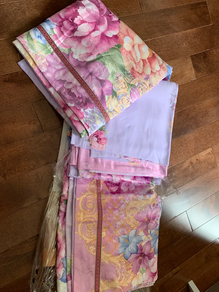 Queen size bed set BNIB photo 1