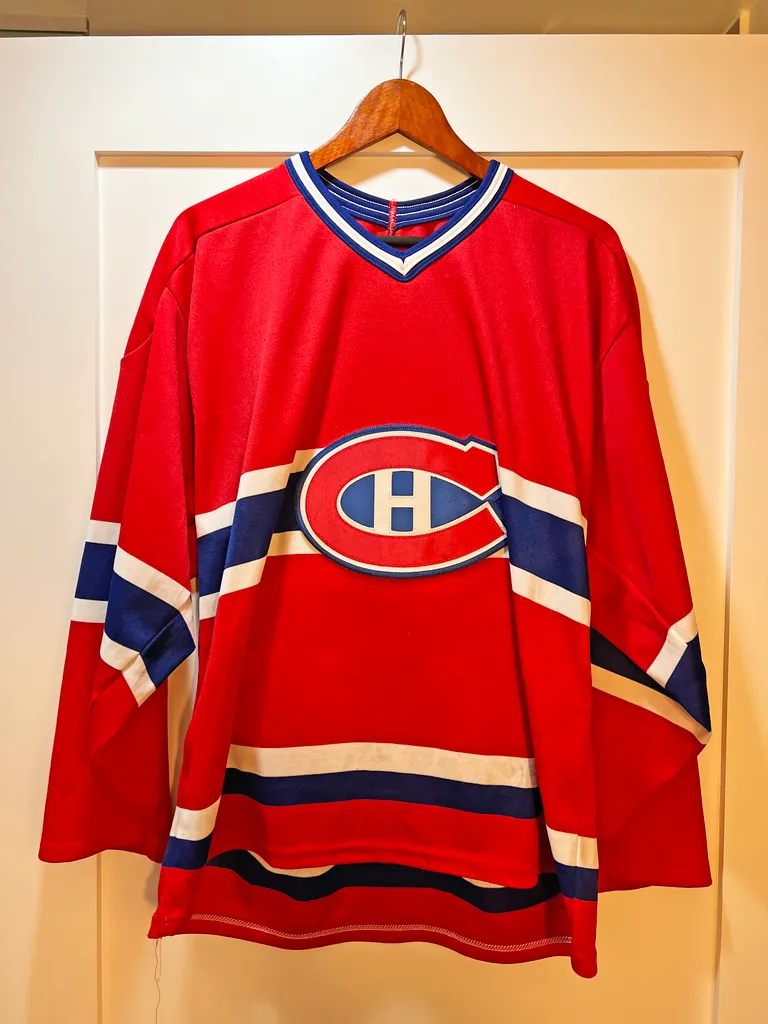 Autographed Pat Burns Montreal Canadians Jersey photo 1