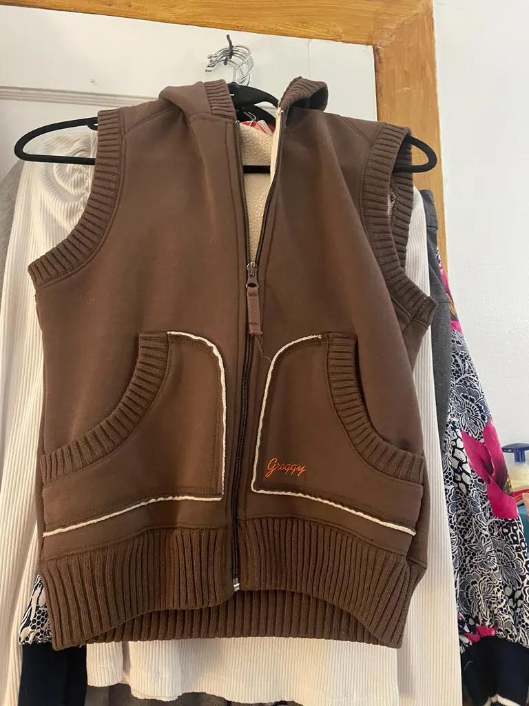 Sweater vest photo 1