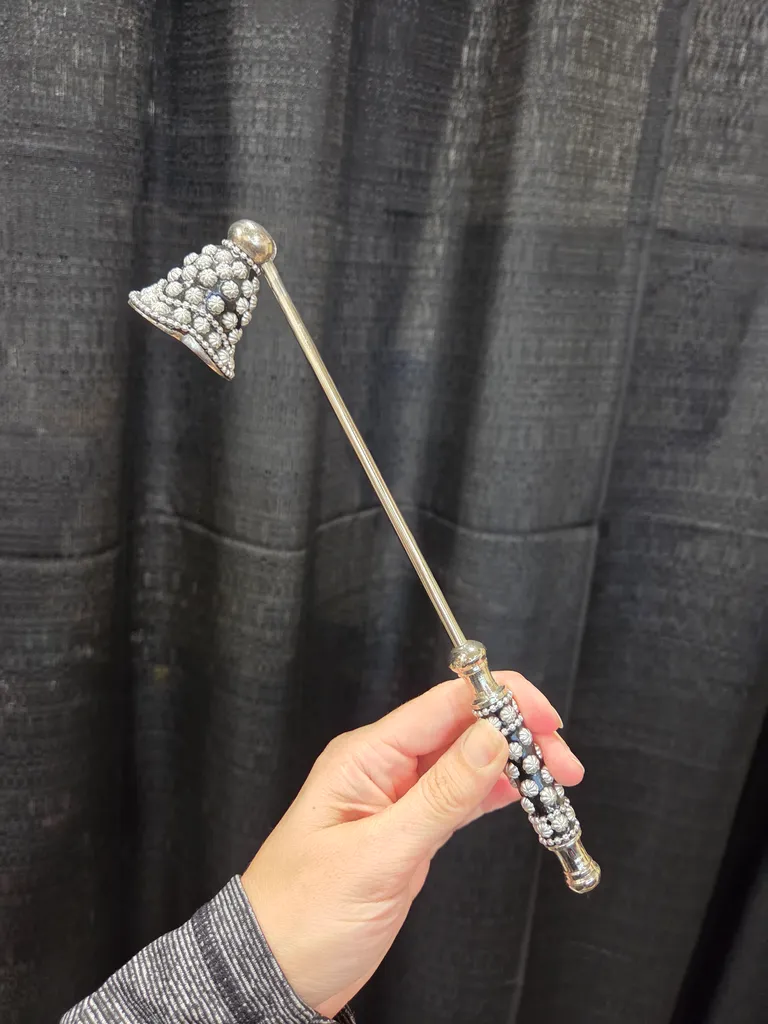 Candle snuffer photo 1