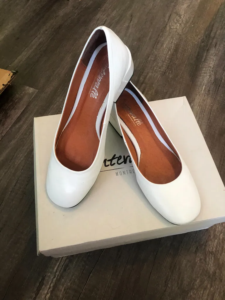 L’Intervalle White Kitten Leather Heels photo 1