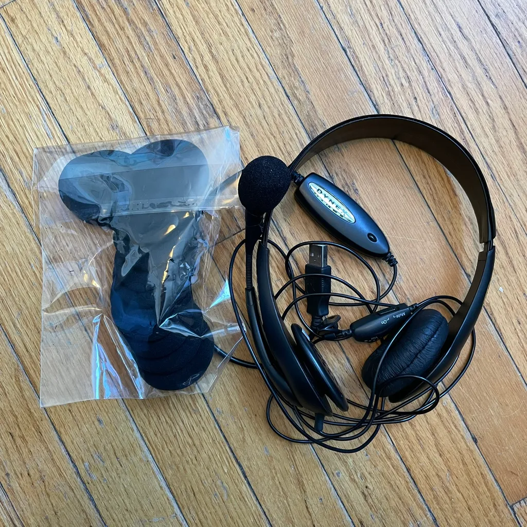 USB Microphone and Headphones photo 1