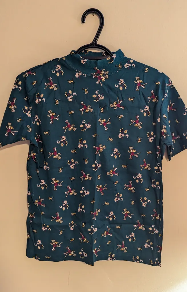 Vintage Green Short Sleeve T-Shirt - Girls Medium photo 1