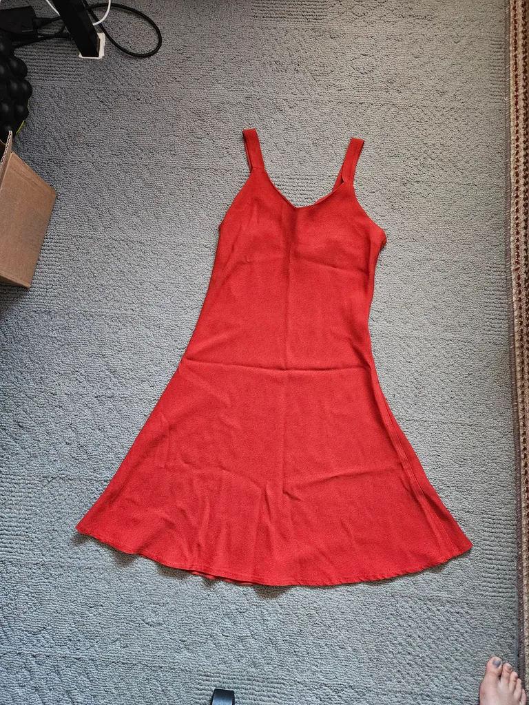 Red dress S photo 1