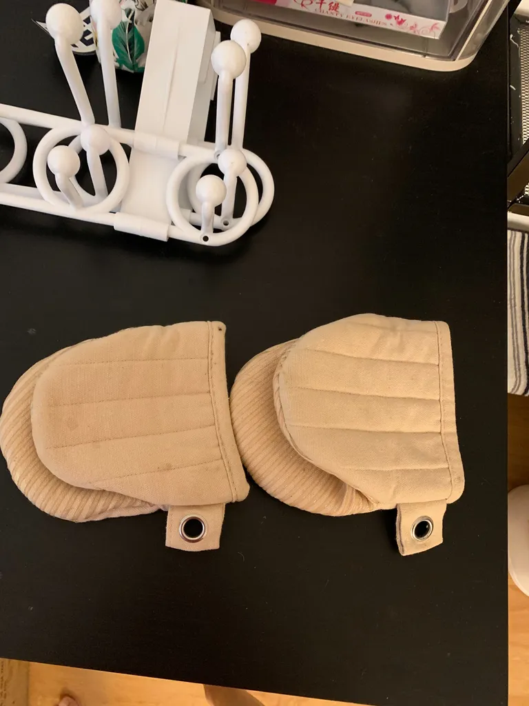Oven mitts photo 1