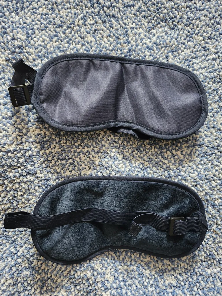 2 eye masks photo 1