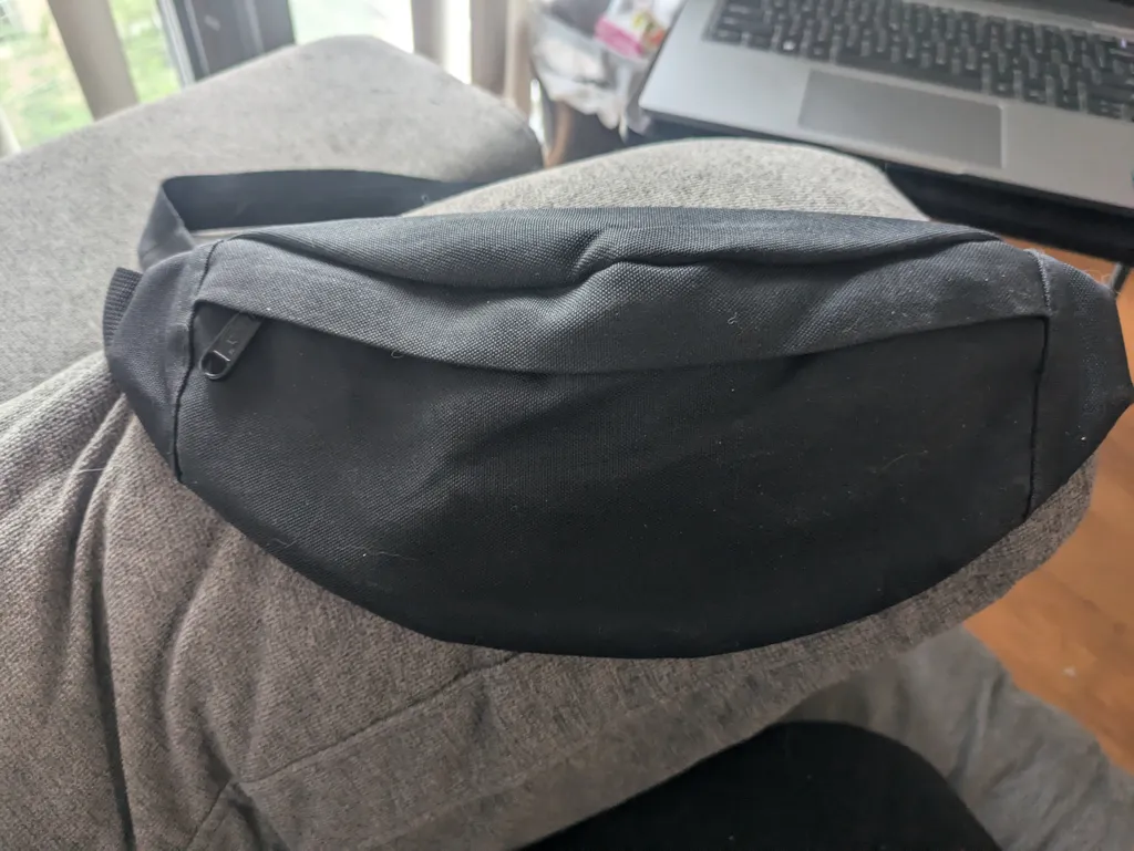 Black fanny pack photo 1