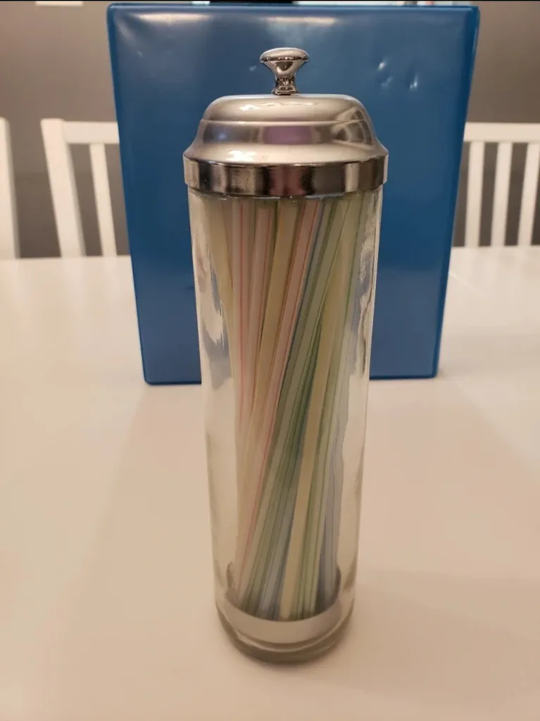 straw dispenser photo 1