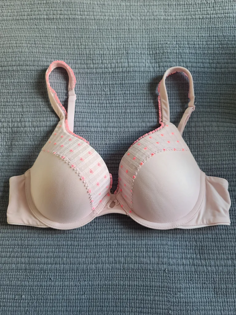 Victoria's Secret padded bra 34B. photo 1