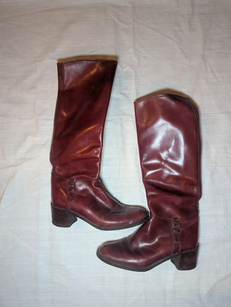 Red leather knee high boots photo 1