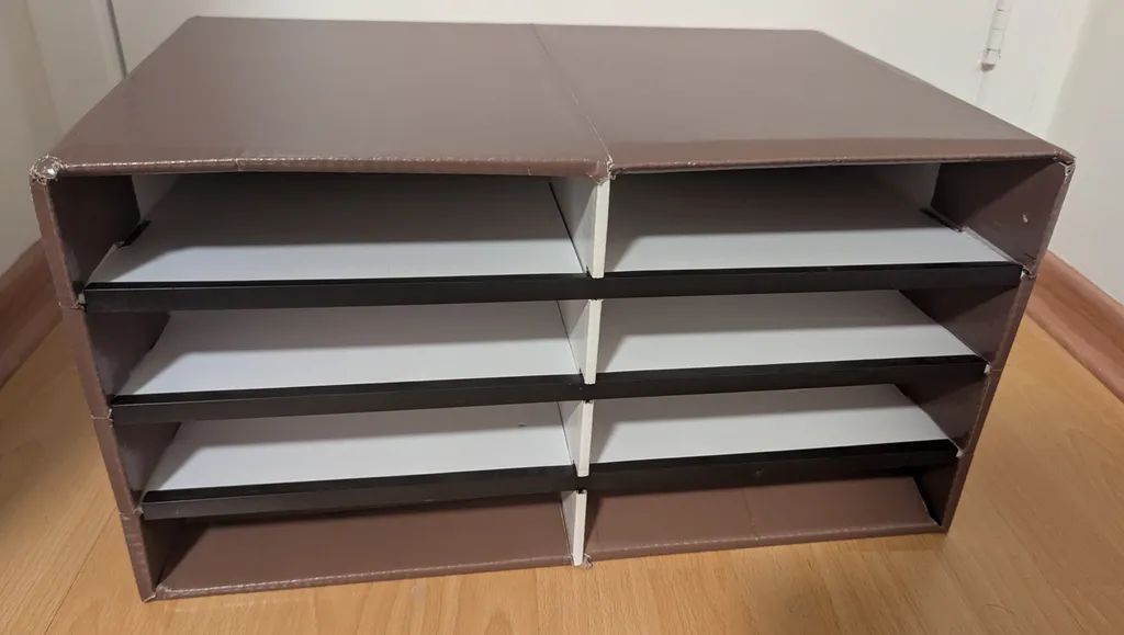 Bankers Box 6-compartment storage box photo 1