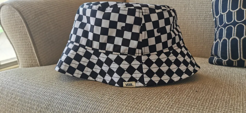 Vans bucket hat photo 1