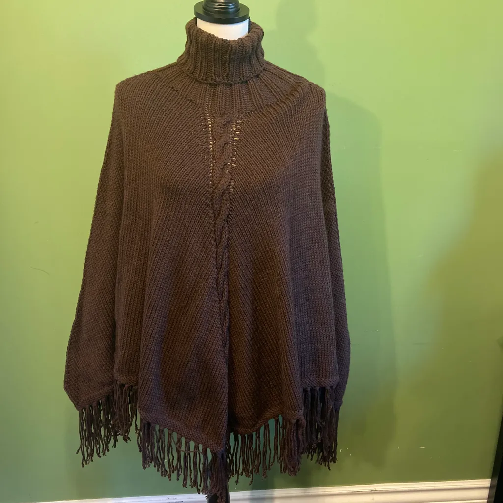 BROWN CABLEKNIT PONCHO-ONE SIZE photo 1