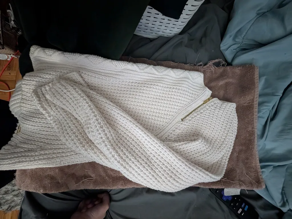 Women's sweater, Guess  photo 1