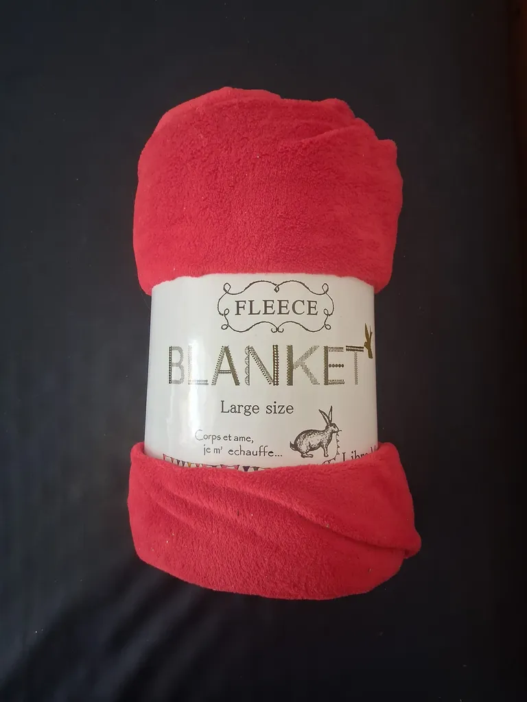 Red fleece blanket photo 1