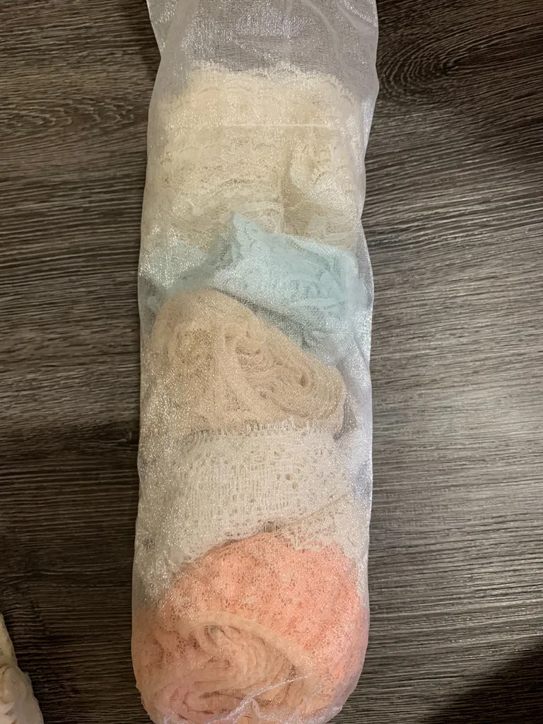 Free Bunches of ribbon and lace photo 1