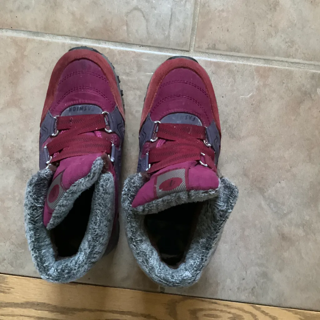 Winter booties size 6 photo 1