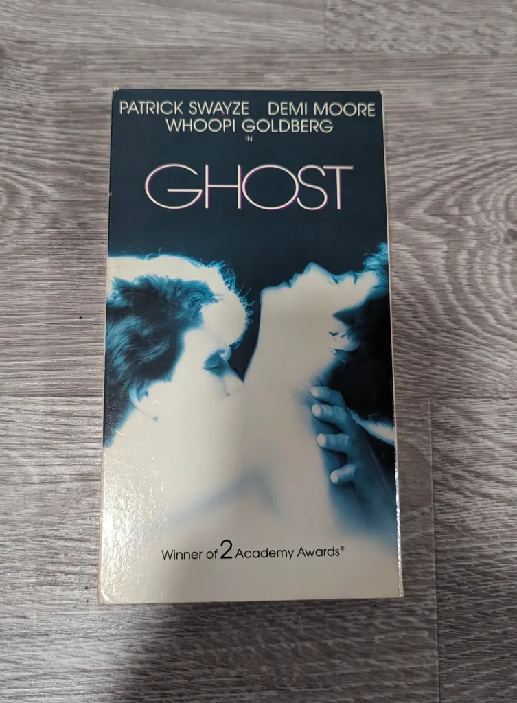 Ghost VHS Tape - Patrick Swayze, Demi Moore Movie photo 1