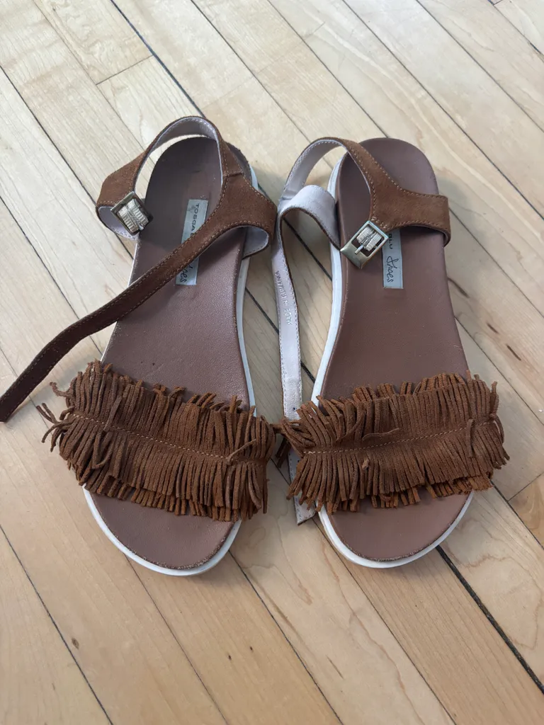 Size 6 TOSCA BLU Brown Leather Fringe Sandals photo 1