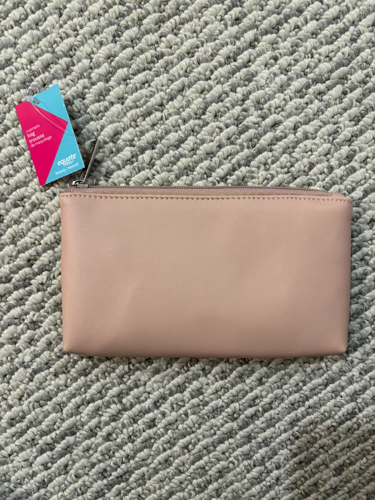 Cosmetic bag photo 1