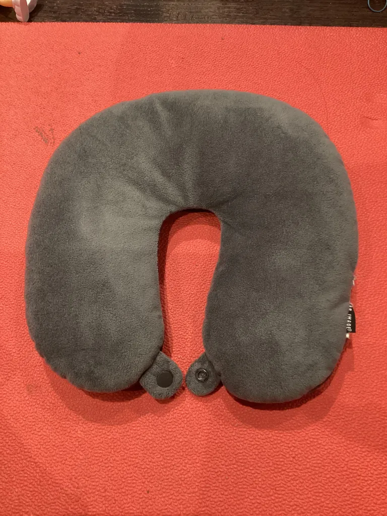 Neck pillow photo 1