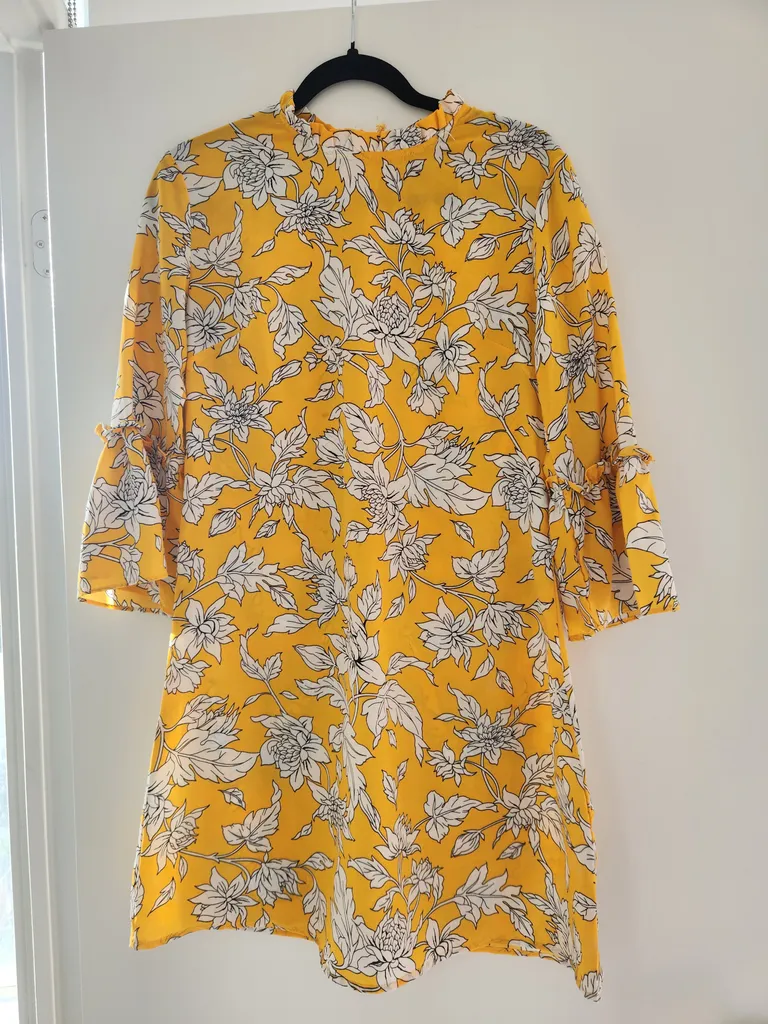 Yellow dress with flowers photo 1