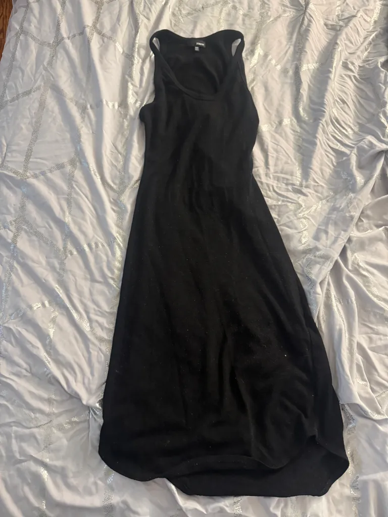 Black dress photo 1