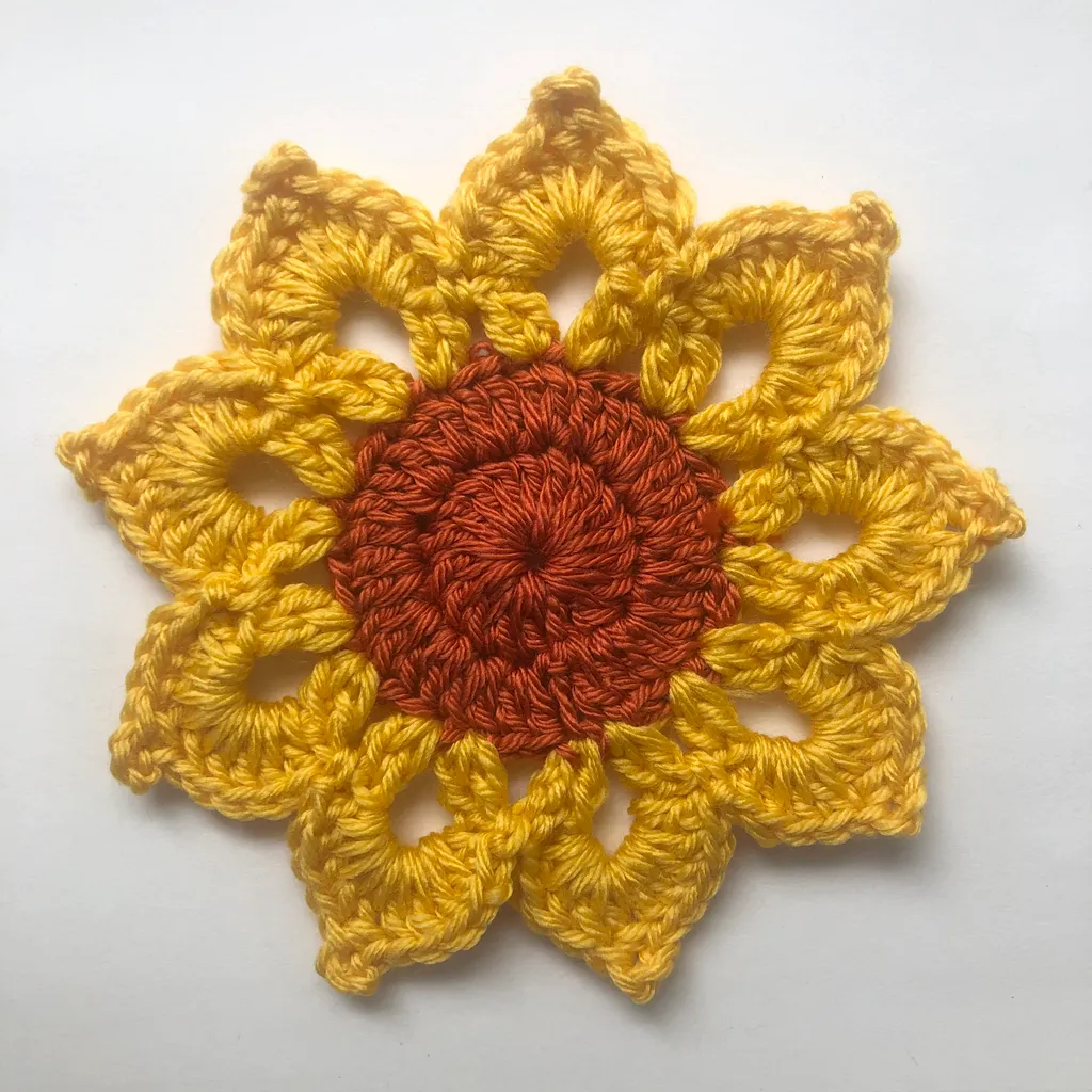 crochet sunflower coaster photo 1