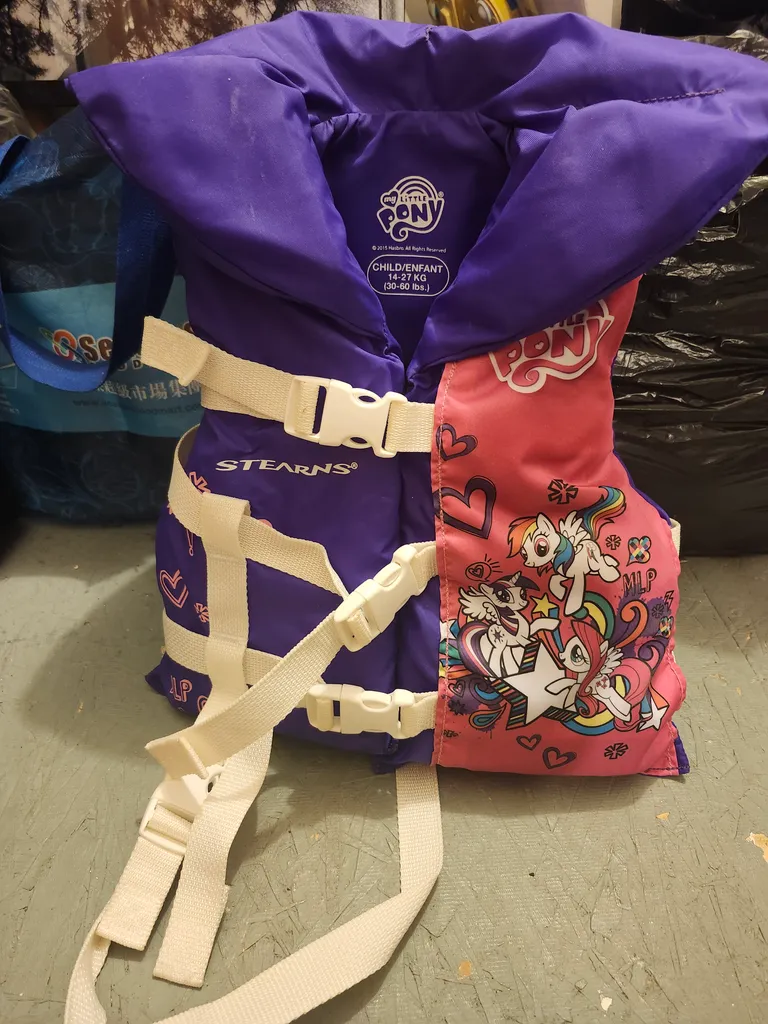 Child life jacket  photo 1