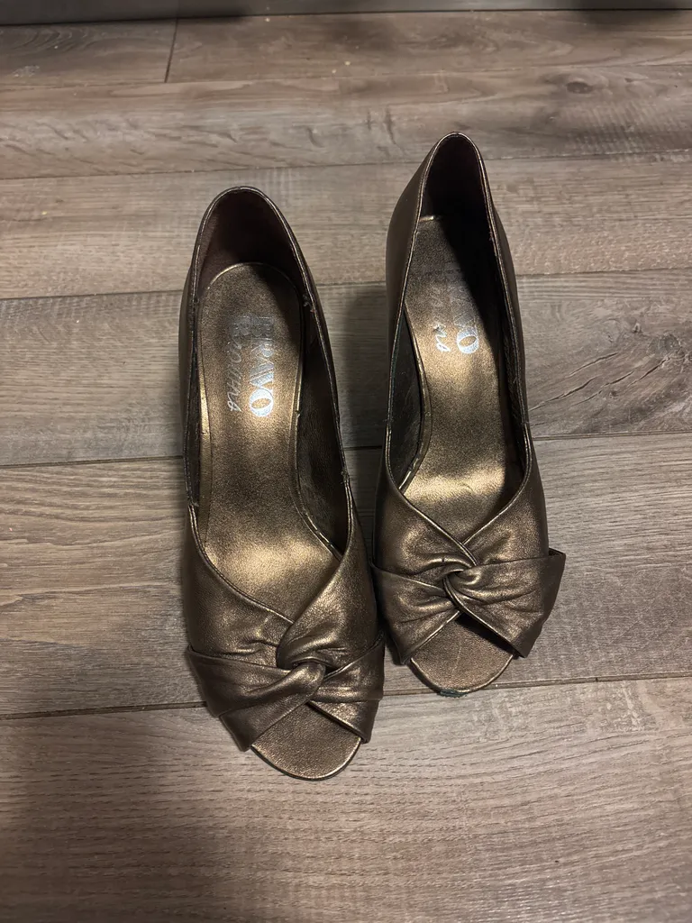 Open toe heels  photo 1