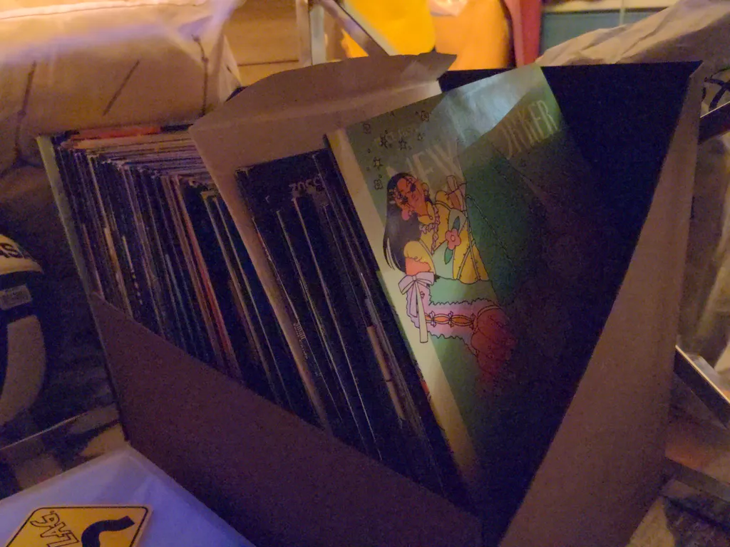 🆓 New Yorker magazines (2+ years worth) photo 1