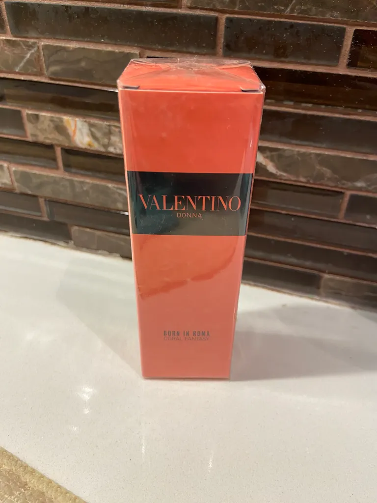 Valentino Born in Roma perfume for women  photo 1