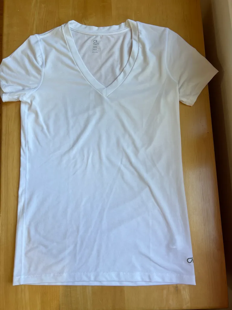 White V-Neck T-Shirt, XS, GapFit Breathe, Yoga, Pilates  photo 1