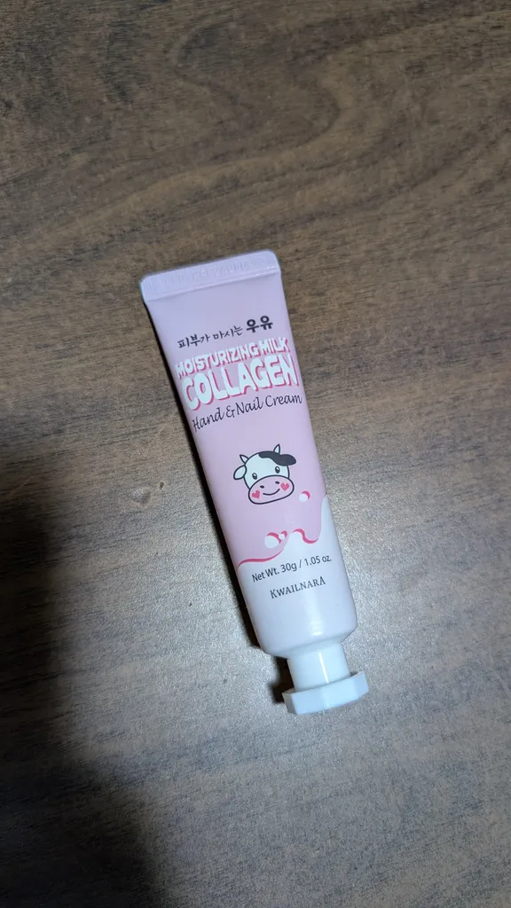 Hand cream lotion photo 1