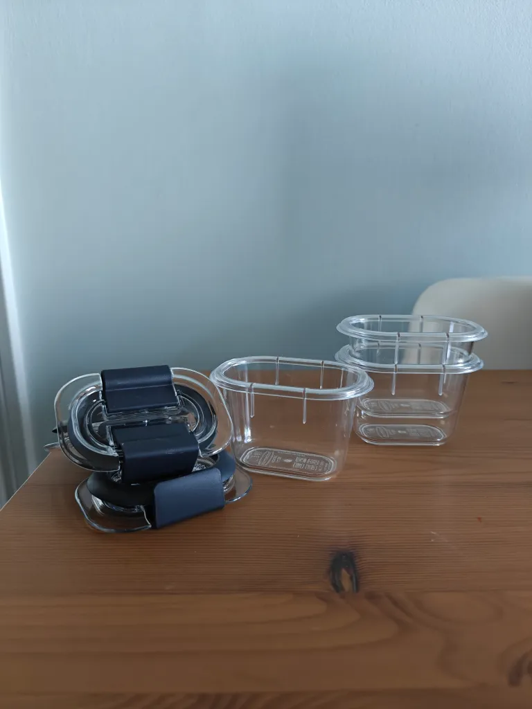 BN 3x Rubbermaid Containers photo 1