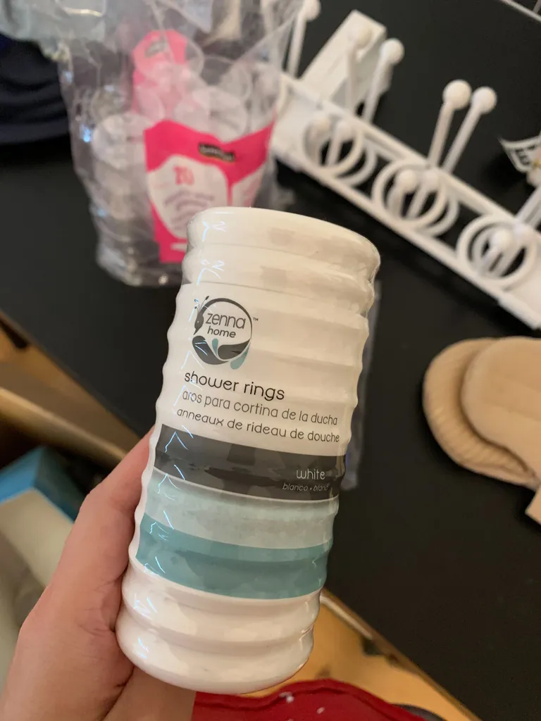 Shower curtain rings photo 1