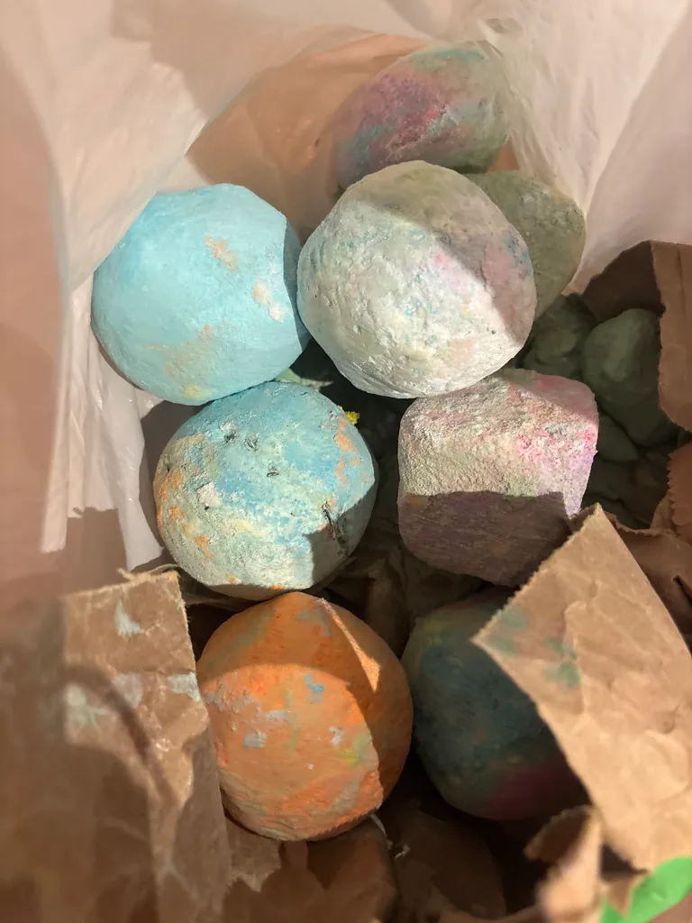 Free miscellaneous lush bath bombs  photo 1