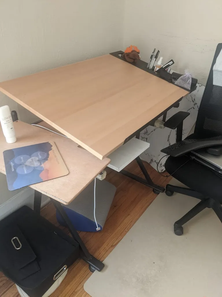 Free Drafting/ drawing table photo 1
