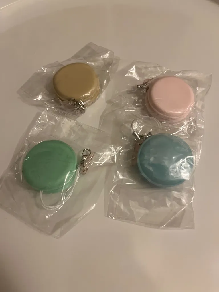 BN screen cleaning macaron key chains photo 1