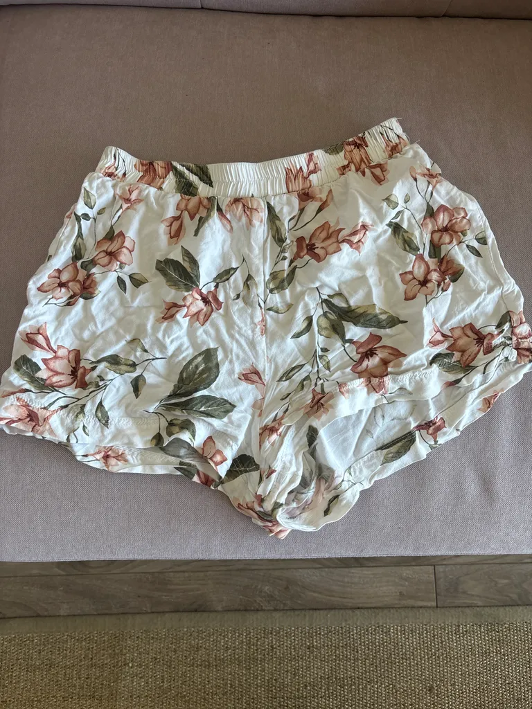 Flowery shorts  photo 1
